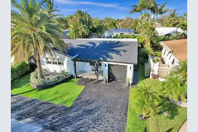 913 S Lakeside Place, Lantana, FL 33462 - Photo 2