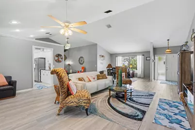 9284 Laurel Green Drive, Boynton Beach, FL 33437 - Photo 10