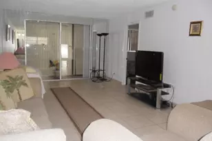 681 S Hollybrook Dr, Pembroke Pines, FL 33025 - Photo 2