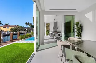810 NE 70th St, Boca Raton, FL 33487 - Photo 8