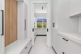 810 NE 70th St, Boca Raton, FL 33487 - Photo 14