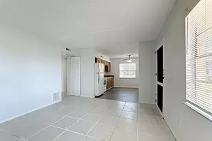 694 Michigan Ct, Saint Cloud, FL 34769 - Photo 4