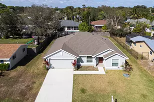 519 SE Sunnybrook Terrace, Port Saint Lucie, FL 34983 - Photo 2