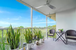 3900 Oaks Clubhouse Dr, Pompano Beach, FL 33069 - Photo 32