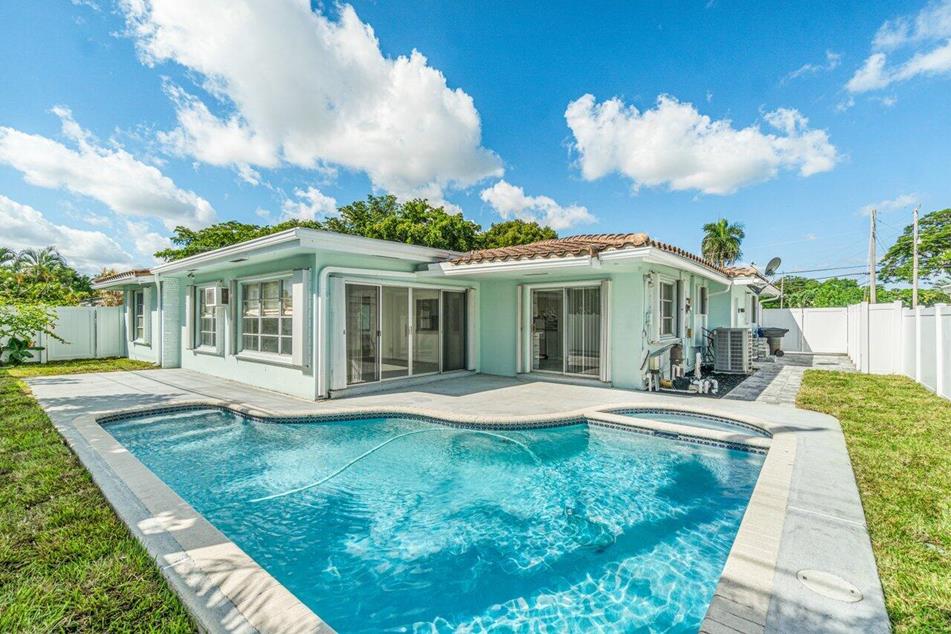 Peter Glenn Ski & Sports Fort Lauderdale Fl 5724 NE 15th Ave, Fort Lauderdale, FL 33334 - MLS RX-10835906