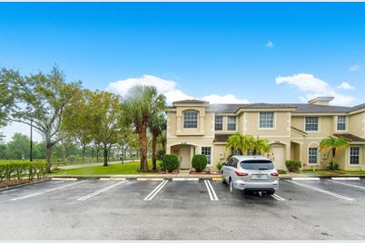 938 Summit Lake Drive, West Palm Beach, FL 33406 - Photo 1