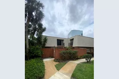 1700 Embassy Drive, Unit #404, West Palm Beach, FL 33401 - Photo 1