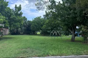 1708 N 15th N St, Fort Pierce, FL 34950 - Photo 1