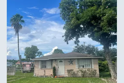 1904 Rosarita Avenue, Fort Pierce, FL 34946 - Photo 1