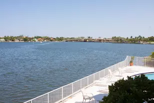 301 Croton Ave, Lantana, FL 33462 - Photo 1