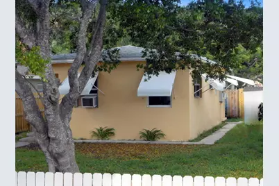 105 S F Street, Lake Worth, FL 33460 - Photo 1