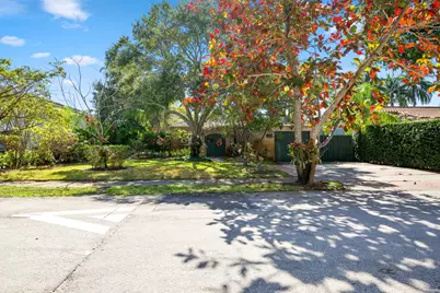 800 SE 11th Court, Fort Lauderdale, FL 33316 - Photo 1