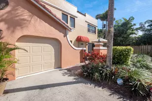 77 Uno Lago Dr, Juno Beach, FL 33408 - Photo 1