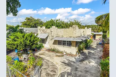 631 30th Street, West Palm Beach, FL 33407 - Photo 1