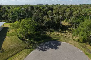 1313 White Oak Ln, Fort Pierce, FL 34982 - Photo 1
