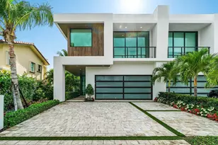 326 NE Wavecrest Way, Boca Raton, FL 33432 - Photo 1