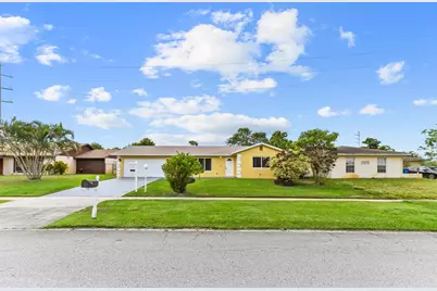 2561 Canterbury Drive, West Palm Beach, FL 33407 - Photo 1