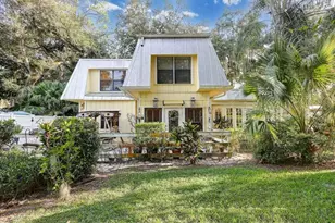 576 SW Rustic Cir, Stuart, FL 34997 - Photo 1