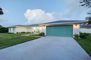 124 Queen Christina Ct, Hutchinson Island, FL 34949 - Photo 1