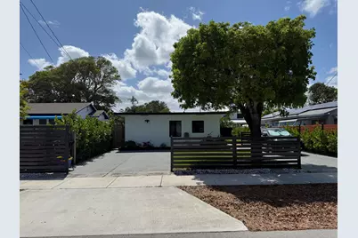 344 SE 4th Avenue, Unit #E, Delray Beach, FL 33483 - Photo 1