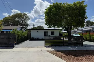 344 SE 4th Ave, Delray Beach, FL 33483 - Photo 1