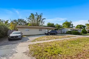215 Huron Pl, West Palm Beach, FL 33409 - Photo 1