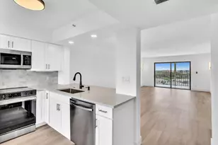 7076 Huntington Ln, Delray Beach, FL 33446 - Photo 1