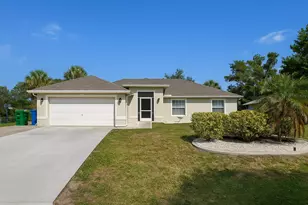 362 Columbus St, Sebastian, FL 32958 - Photo 1