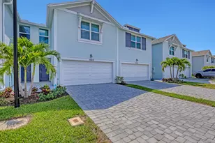 5648 SE Edgewater Cir, Stuart, FL 34997 - Photo 1