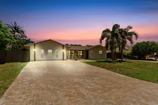 26 W Pine Tree Ave, Lake Worth, FL 33467 - Photo 1