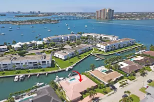 1071 Singer Dr, Singer Island, FL 33404 - Photo 1