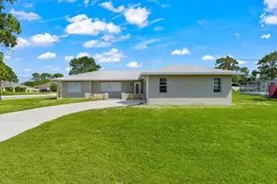 798 SE Atlantus Ave, Port Saint Lucie, FL 34983 - Photo 1