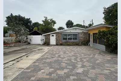 609 4th Place SW, Vero Beach, FL 32962 - Photo 1
