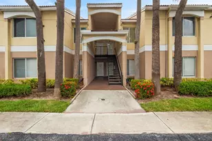 815 W Boynton Beach Blvd Unit, Boynton Beach, FL 33426 - Photo 1