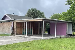 1405 Ave Q, Fort Pierce, FL 34950 - Photo 1