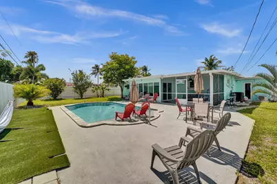 571 SE 14th Street, Pompano Beach, FL 33060 - Photo 1
