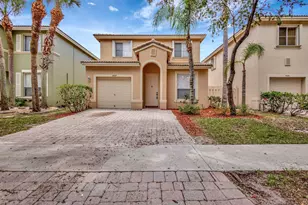 4414 Lake Lucerne Cir, West Palm Beach, FL 33409 - Photo 1