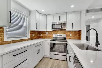 216 Flanders E, Delray Beach, FL 33484 - Photo 1