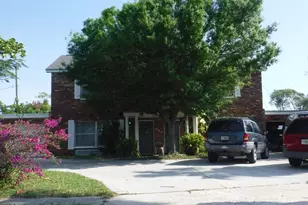 504 Mayflower Ln, Fort Pierce, FL 34950 - Photo 1