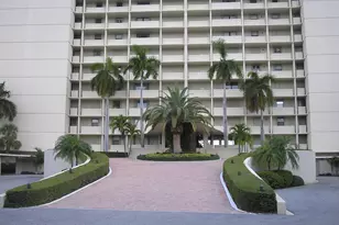 130 Lakeshore Dr, North Palm Beach, FL 33408 - Photo 1