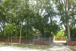 431 NE 132nd St, North Miami, FL 33161 - Photo 1