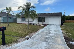 327 NE Surfside Ave, Port Saint Lucie, FL 34983 - Photo 1