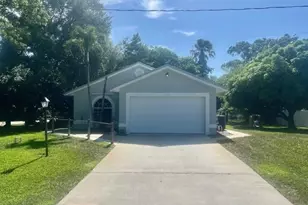 2205 30th Ave, Vero Beach, FL 32960 - Photo 1