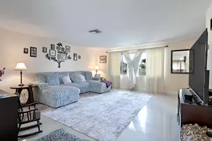 425 San Mateo Dr, Palm Springs, FL 33461 - Photo 1