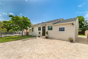 942 Sunset Rd, West Palm Beach, FL 33401 - Photo 1