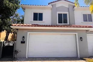 2712 NE 30th Pl, Fort Lauderdale, FL 33306 - Photo 1