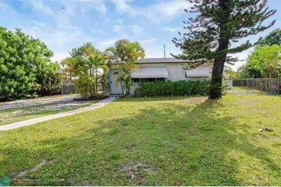 1226 S H Street, Lake Worth Beach, FL 33460 - Photo 1