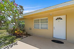 19147 SE Hillcrest Dr, Jupiter, FL 33469 - Photo 1