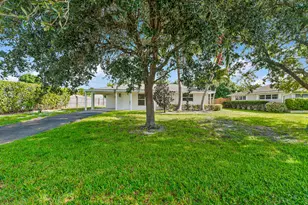 9 Windsor Rd E, Jupiter, FL 33469 - Photo 1