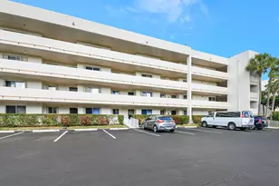 3186 Via Poinciana Dr Unit, Lake Worth, FL 33467 - Photo 1